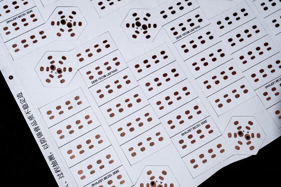 Beli Papan sirkuit cetak fleksibel berlapis ganda dengan tingkat perlindungan api V0 dan ketebalan 0,25 mm untuk pencahayaan LED online manufacture