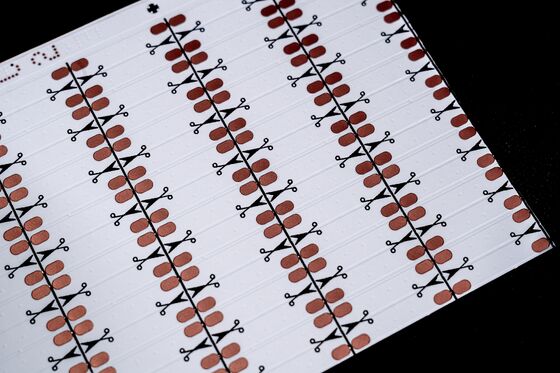 Beli PCB Fleksibel Berkualitas Tinggi Lapisan Ganda dengan Film Putih dan Antioksidan OSP untuk Pencahayaan LED online manufacture