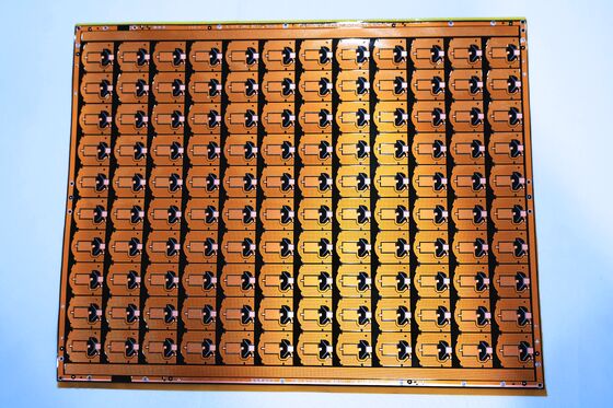 Beli FPC lapisan ganda dengan lebar garis 0,1 mm Min. dan fleksibilitas tinggi untuk desain sisi ganda yang kompak online manufacture